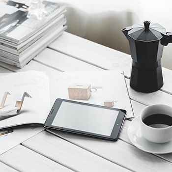 四川【胡冰冰】谈恋爱期间开双号发裸照抠逼裸聊来骗钱，七百块浪费个炮架子，多操几遍再走啊，就当吃了快餐不亏！