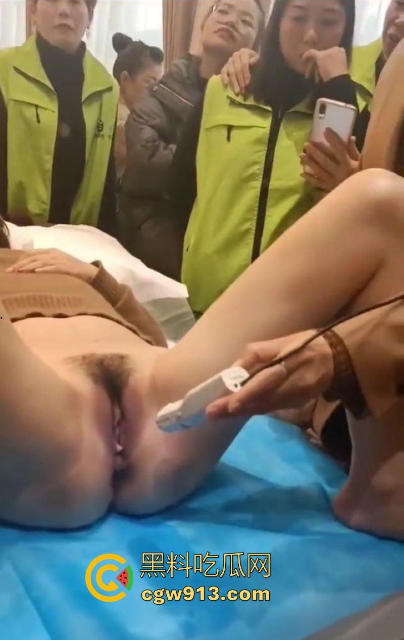 美容院内部培训视频曝光！小穴私密按摩手法演示，轻轻几下便让学员高潮，瓜友们可以来学一下！-3