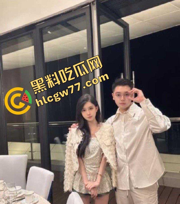 【覃海美】绝色女神变金主骚鸡！嫩逼内射爽翻天，完事还要抠出B里的精子吃下！-1