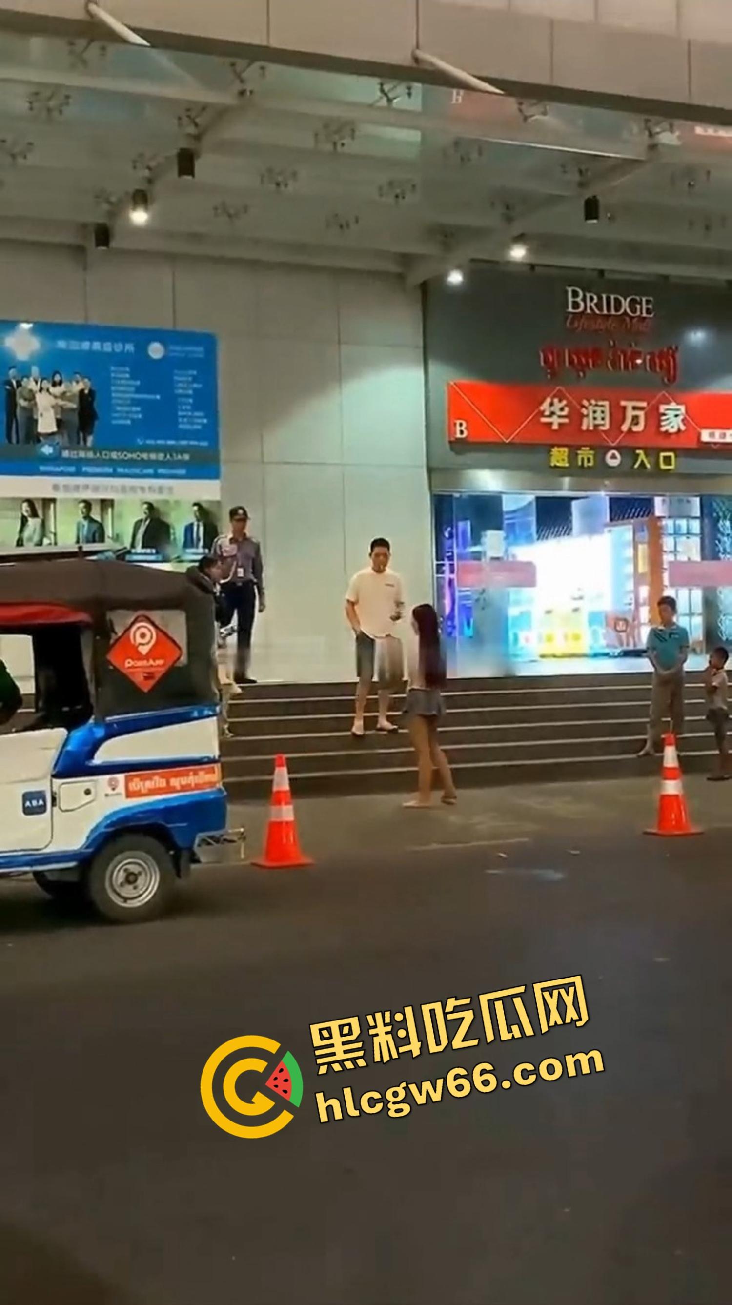 金边中国男子网恋奔现，一口一个宝贝，结果见面要开炮竟发现对方是拼刺刀选手，破防当街狂殴15分钟！-12