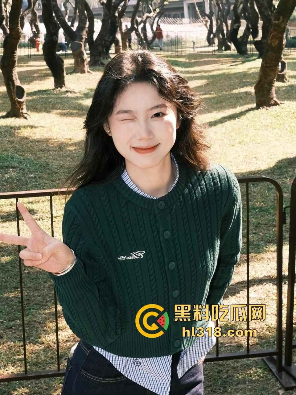 海角乱伦，操漫展回来的女儿，cos草神的衣服还没来得及脱， 就已经吃起了我的鸡巴，激情满满！-1