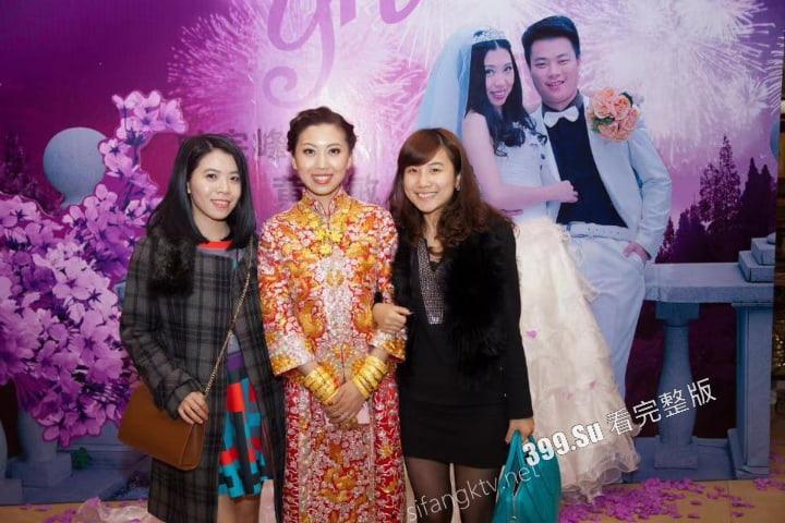 反差人妻母狗出轨 被渣男PUA 大尺度性爱视频流出  大量生活照和结婚照 甚至孕照 通通大曝光-1