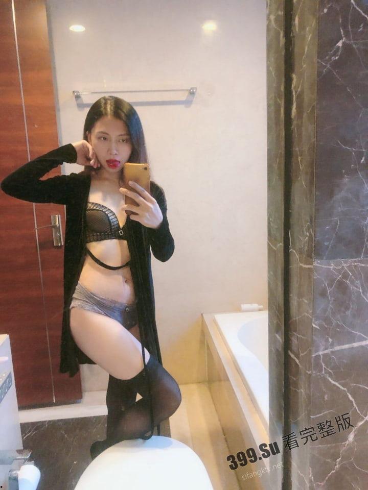 反差人妻母狗出轨 被渣男PUA 大尺度性爱视频流出  大量生活照和结婚照 甚至孕照 通通大曝光-20