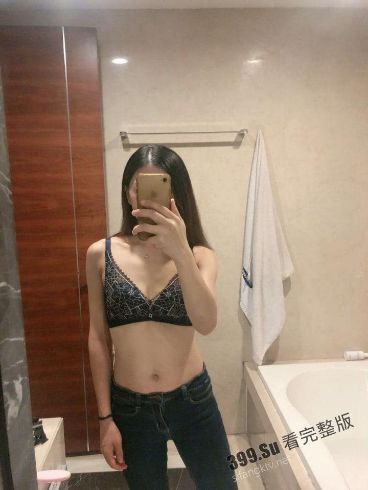 反差人妻母狗出轨 被渣男PUA 大尺度性爱视频流出  大量生活照和结婚照 甚至孕照 通通大曝光-25