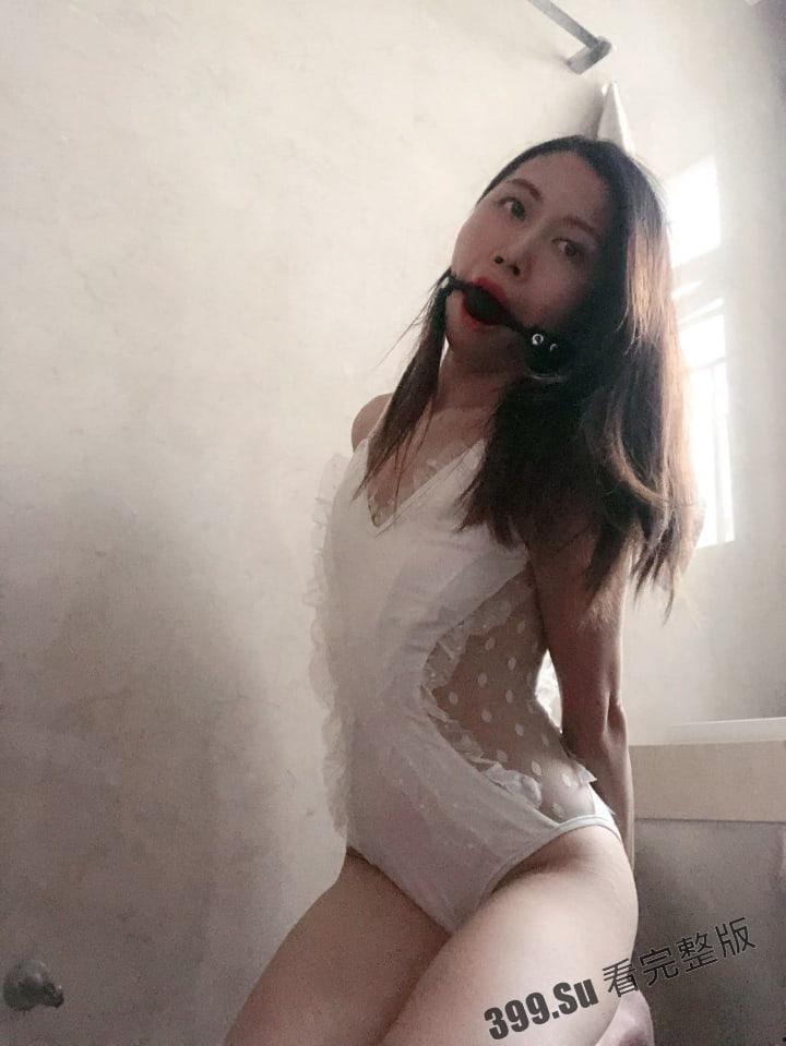 反差人妻母狗出轨 被渣男PUA 大尺度性爱视频流出  大量生活照和结婚照 甚至孕照 通通大曝光-42