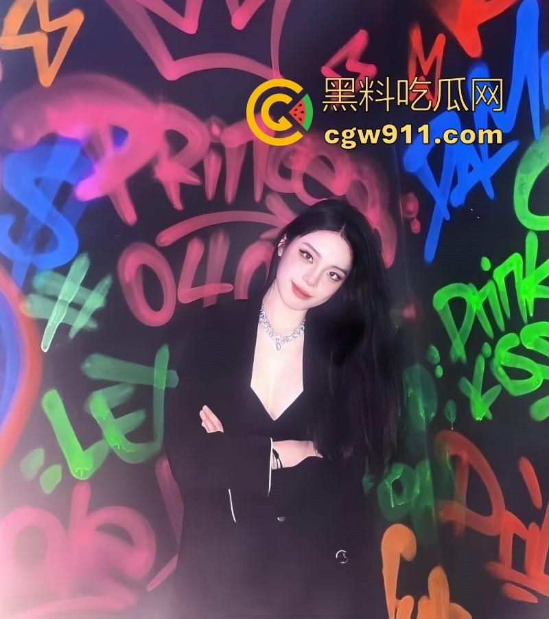 济南科技学大学情侣做爱视频流出，超高颜值极品身材小女友，情趣黑丝诱人，白嫩肥臀疯狂榨精，浪叫不断！-1