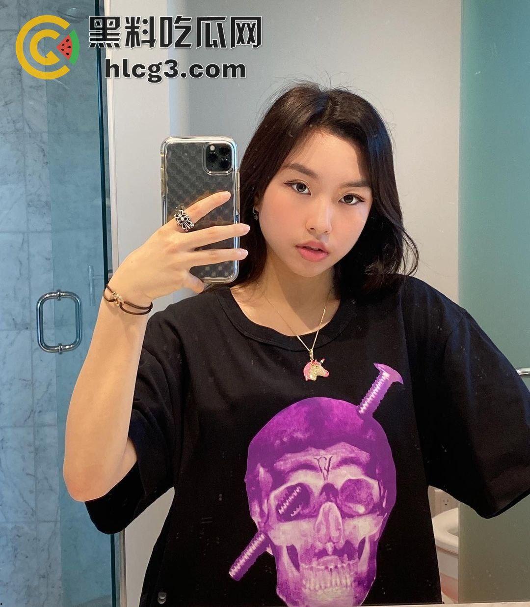 【极致诱惑】极品白嫩酮体任男主调教，无套内射场面火辣，引爆全网！-3