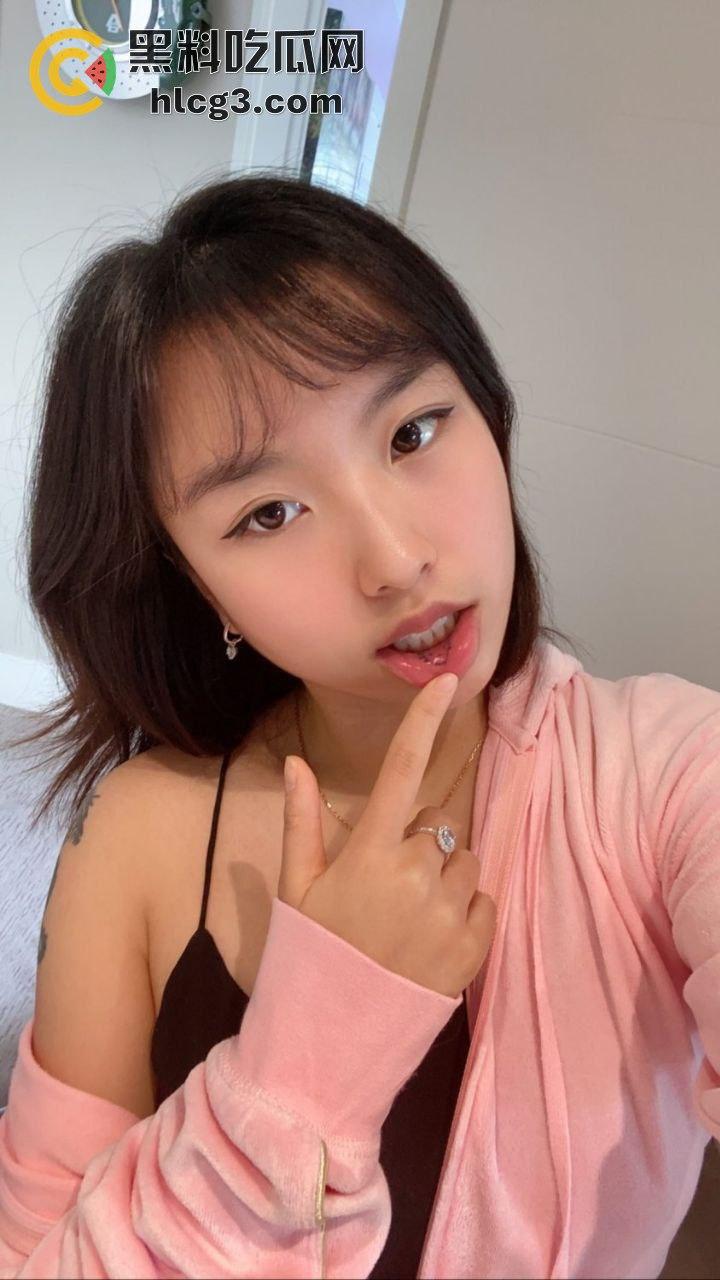 【极致诱惑】极品白嫩酮体任男主调教，无套内射场面火辣，引爆全网！-5