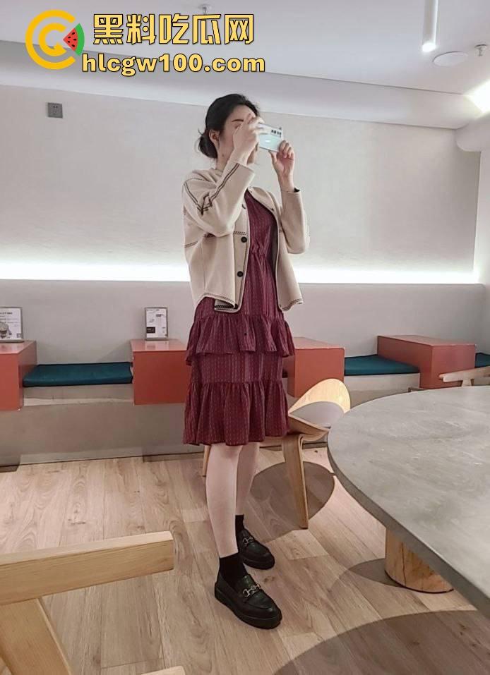 网友投稿！哈尔滨极品人妻【伊美美】性爱视频曝光，颜值炸裂身材火辣，熟人妻骚劲让人射了还想干。-2