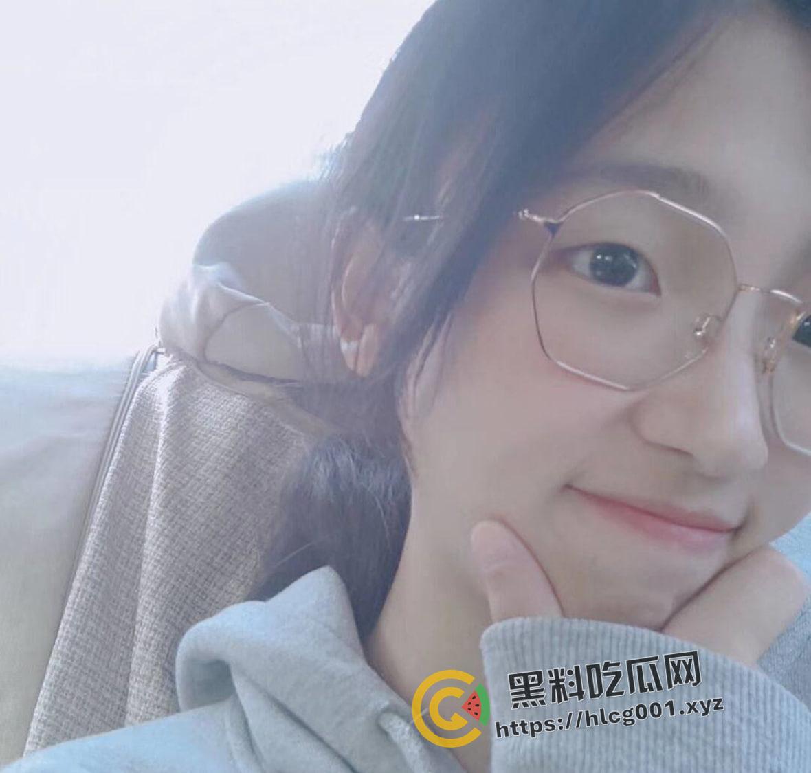 江苏母狗【郑雨涵】自慰都能白浆四溢 被扣的时候水如泉涌 现在大学生都这么骚了吗-13