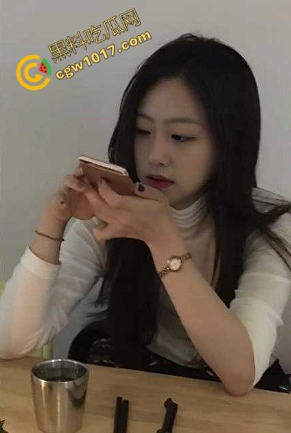 四川音乐学院校花【杨子怡】：清纯可人女神舍身哄富二代，酒店激战深喉求欢，精液尽数吞入，极尽淫荡-3