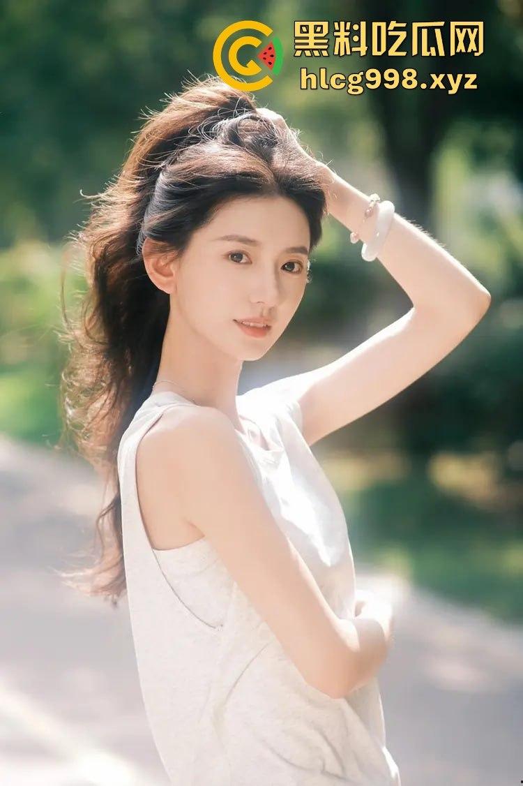 于正新签女艺人『张婉莹』塌房速度惊人!上午签约下午就爆曾在河南当老师做爱视频流出还逼原配打胎!-21