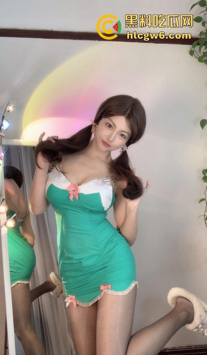 润到韩国钓上极品韩国少女，土豪带妹子乡间小道停车，直接在车里吹箫被口爆，这骚操作真是会来事！-6