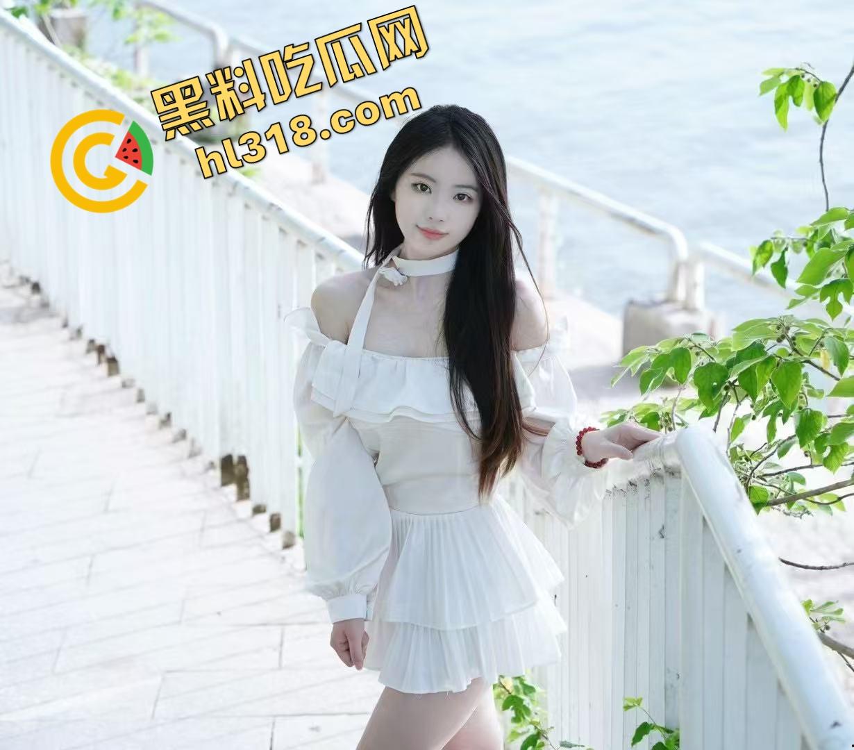 酒店惊现自挂门框肉便器，门上吊着要鸡巴求操，骚货还还开门楼道跳蛋自慰，对着监控玩逼叫到天亮！-3