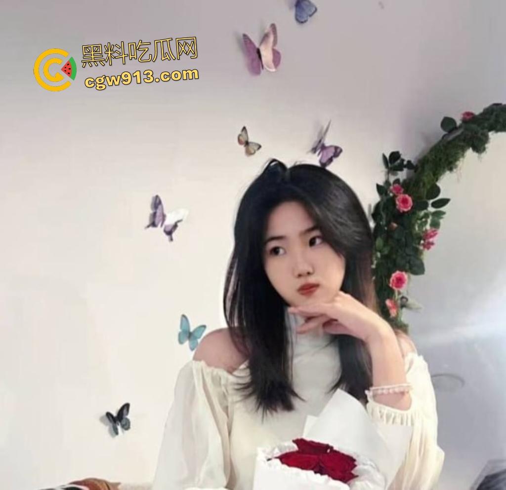 山东菏泽反差嫩妹【刘星明】,男友各种姿势爆操黑丝肥臀,浪叫拉满,嫩逼被干到喷水!-6