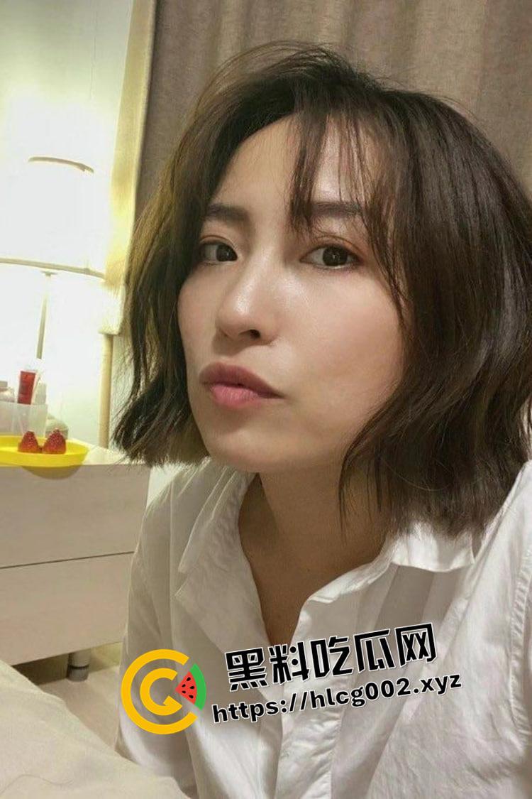 上海英语老师的反差一面 白天教英语 晚上叫淫语 风骚自拍勾引有钱家长-4