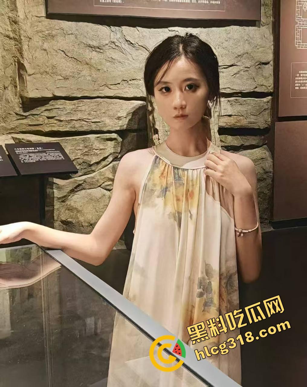 舔狗舔了三年舔成笑话,前女友『赵敏』装纯三年，嘴上说不想亲结果私下酒店含屌吞精！-4