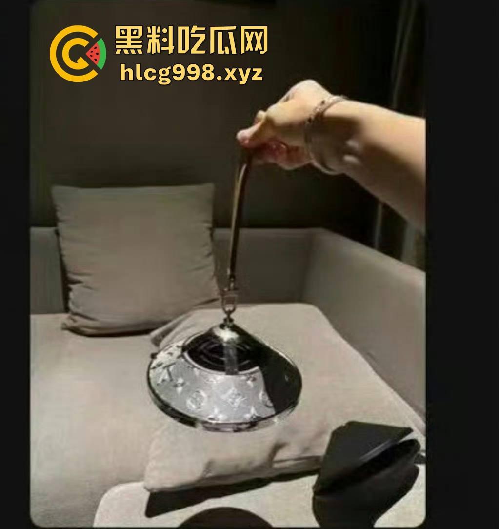 易建联招嫖?TS小姐爆料猛料,裸照+身份证曝光,篮球圈这次真的炸锅了!-7