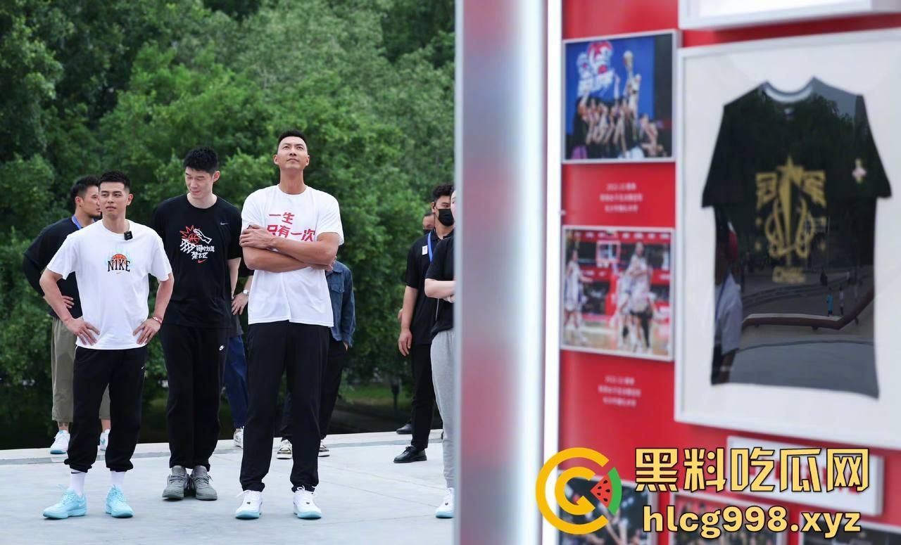 易建联招嫖？TS小姐爆料猛料，裸照+身份证曝光，篮球圈这次真的炸锅了！-23