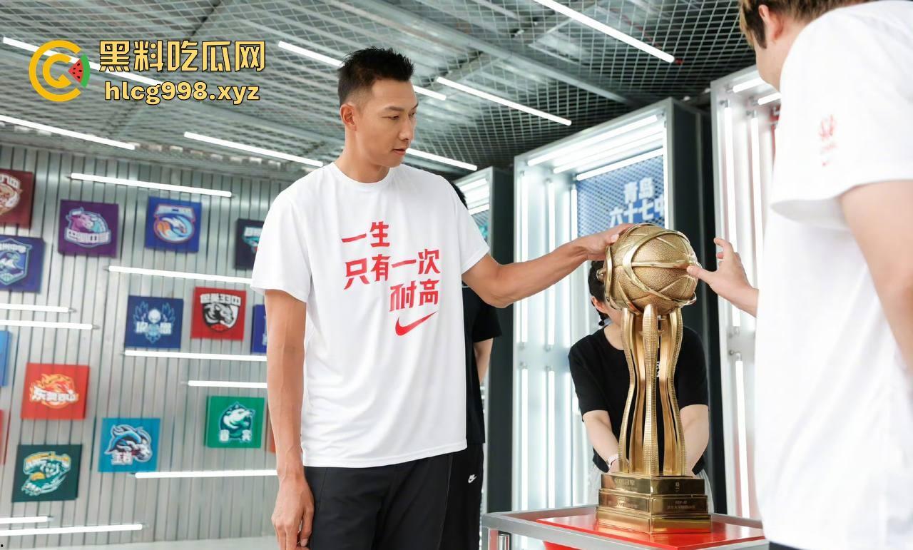 易建联招嫖?TS小姐爆料猛料,裸照+身份证曝光,篮球圈这次真的炸锅了!-25