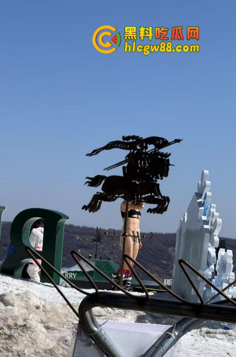 骑行媛已成历史，滑雪媛2025年全面上线，云顶滑雪场美女云集，白天滑雪，晚上开房身上滑！-19