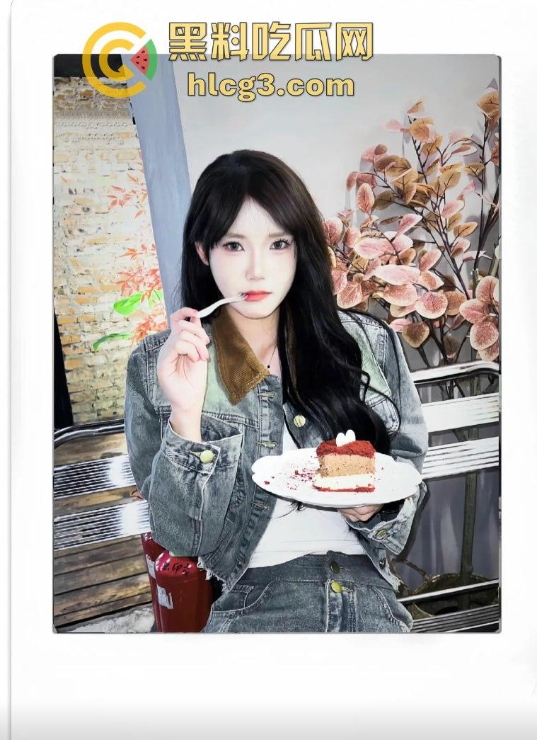 抖音主播『核爆肘子』直播遇到搞笑男大，说要看入学通知书？实则是入穴通知书！-8