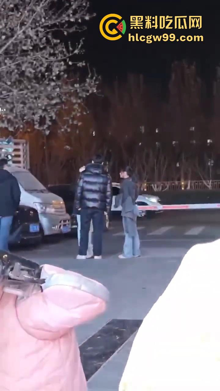 趁好兄弟出差深夜约其女友吃火锅,不料兄弟当场对质,出个差家给偷了!-7