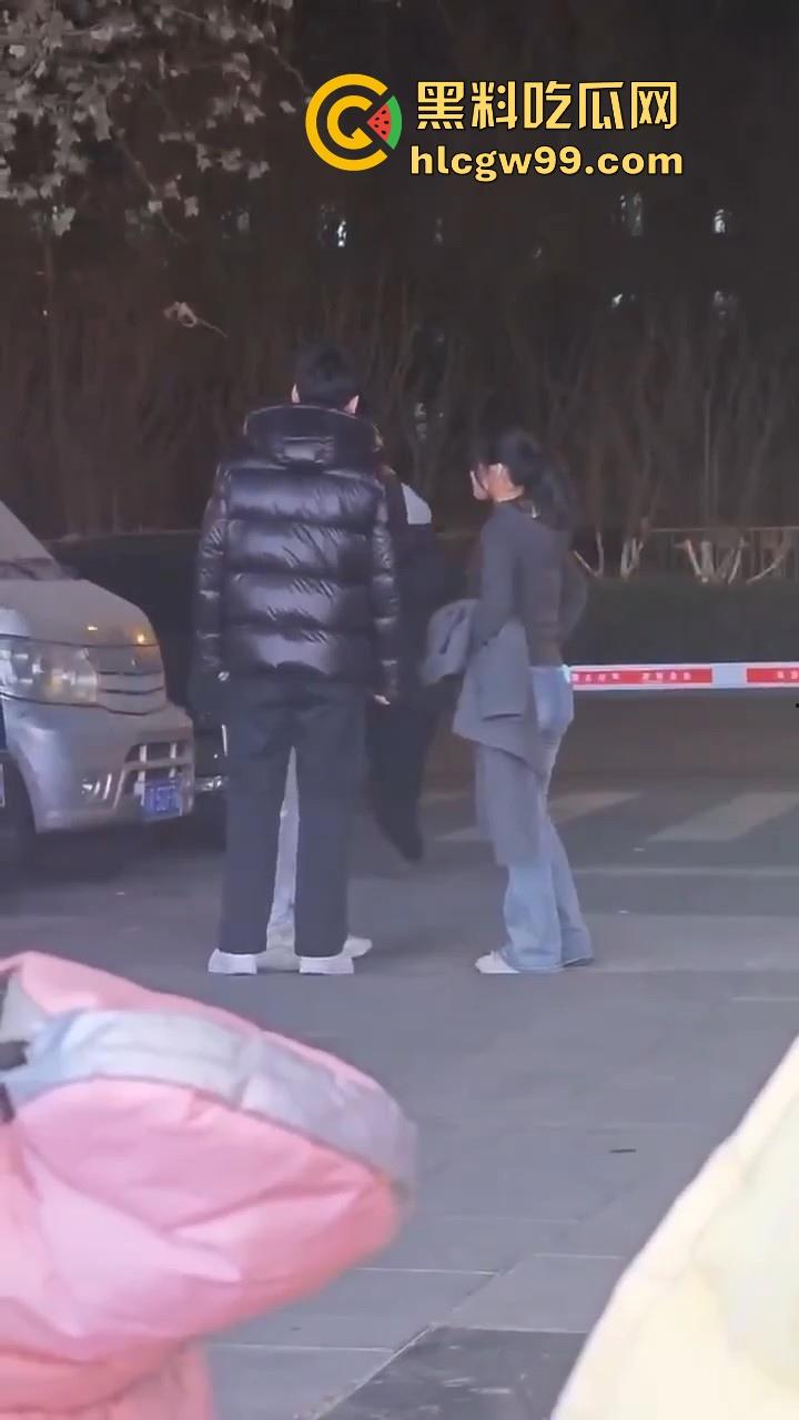 趁好兄弟出差深夜约其女友吃火锅,不料兄弟当场对质,出个差家给偷了!-8