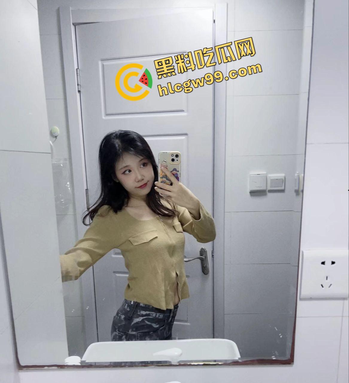 广东佛山骚贱女同事『李莉莎』醉酒后送回家发骚撕黑丝,酒店发泄欲望抱腿直插骚逼!独家曝光流出!-4