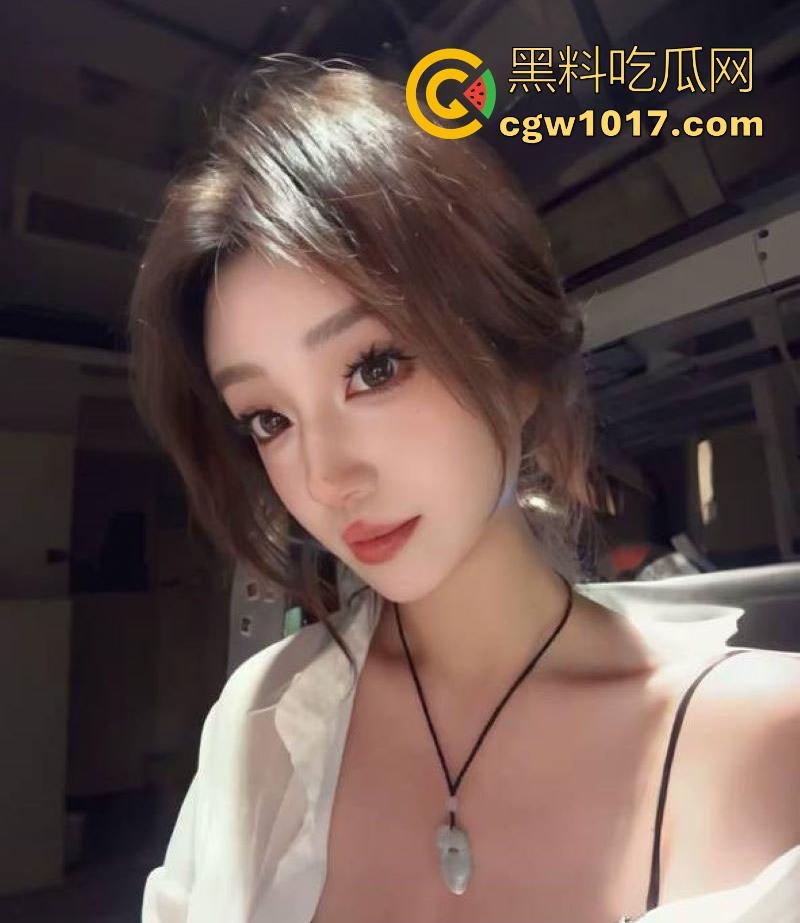 抖音网红【猪猪子】价值千金的大尺度裸聊视频曝光，高冷御姐变骚浪舞姬，露脸卖骚嫩逼巨乳一览无遗！-2