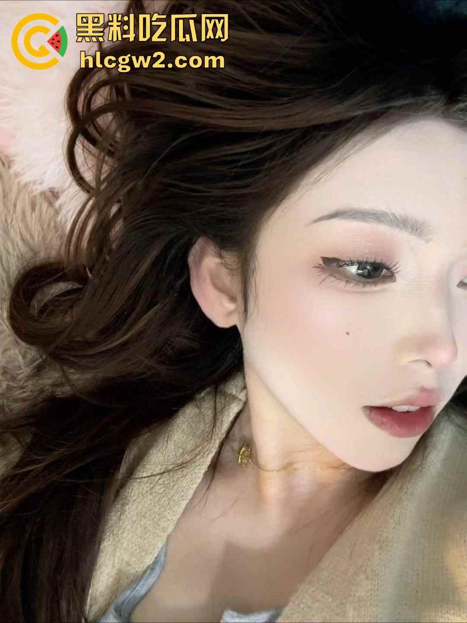 大奶美女主播【宵夜】私拍流出，颜值高得让人嫉妒！金主爆操私密视频流出，刺激到爆！-22