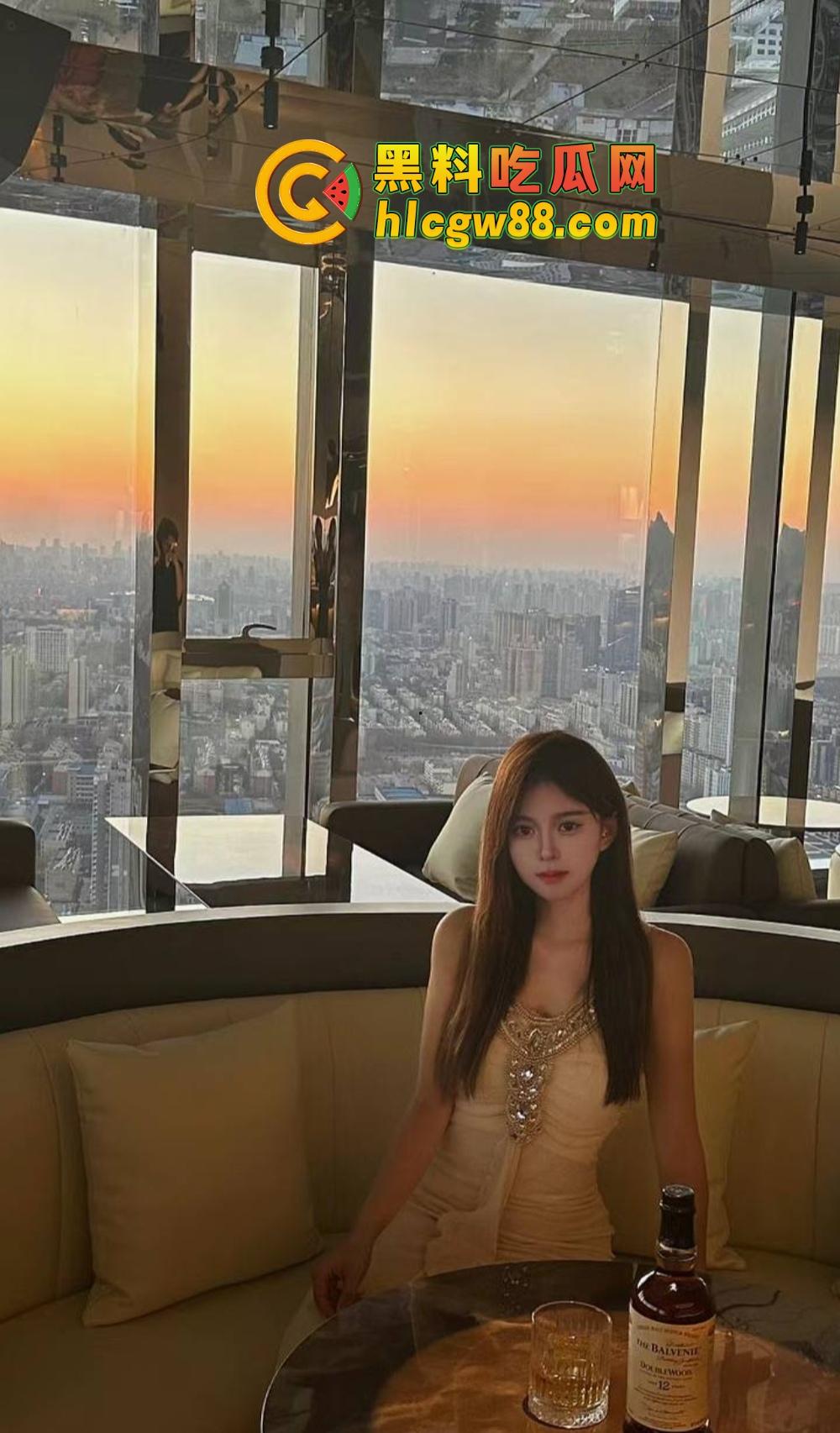 杭州美院大二骚货『李茹雪』抖S网调主人遥控操逼，小皮衣黑丝水晶棒插出白浆，宿舍帘后忍叫不敢出声！-6