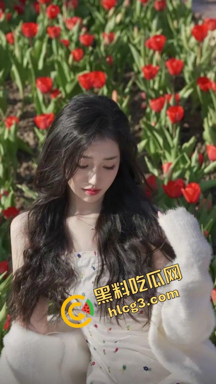 抖音爆红空姐『白天翱翔蓝天,夜晚专宠大哥』,私密视频,线下真实激情,双重身份被曝光!-12