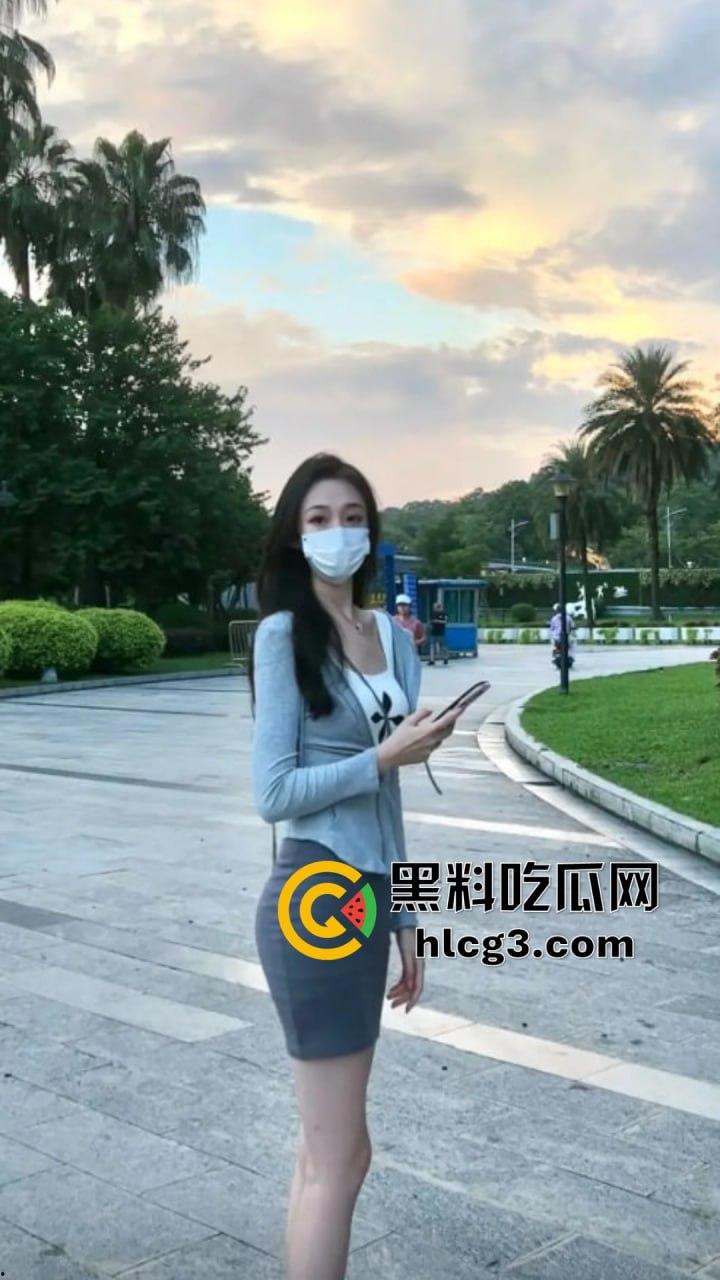 抖音爆红空姐『白天翱翔蓝天,夜晚专宠大哥』,私密视频,线下真实激情,双重身份被曝光!-17