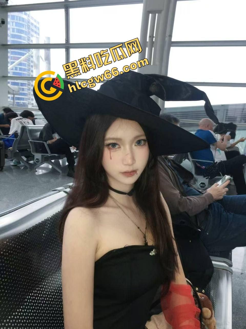 成都理工大二骚货『李娜娜』啪啪自拍流出，极品御姐身材太顶，黑丝高跟玩COS被操成狗，一晚八发全干吐！-2