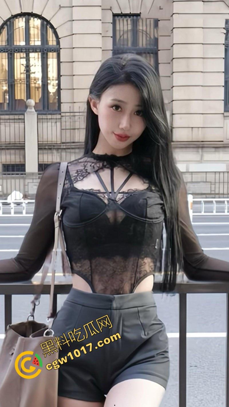 广州大学【张晚晚】不雅视频曝光:雪白肉体摄人心魄,炮友狂野激情,画面火爆,吐舌深喉,湿吻狂干,迷离朦胧,销魂不止!-3