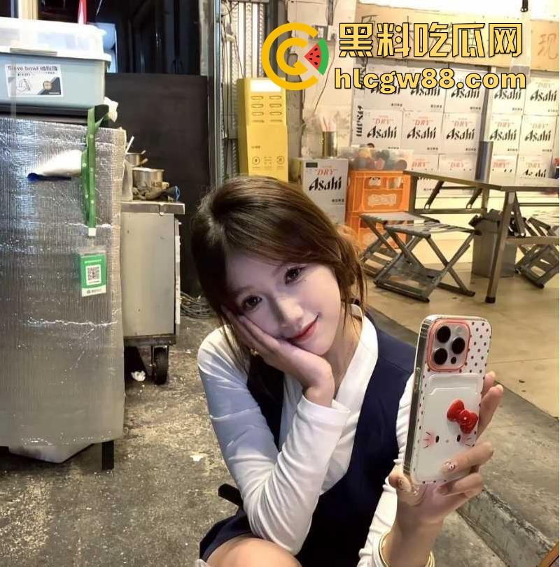 渣男约炮抖音小网红【ZYoix】边操逼边拍给朋友炫耀 不雅视频全网疯传！-1