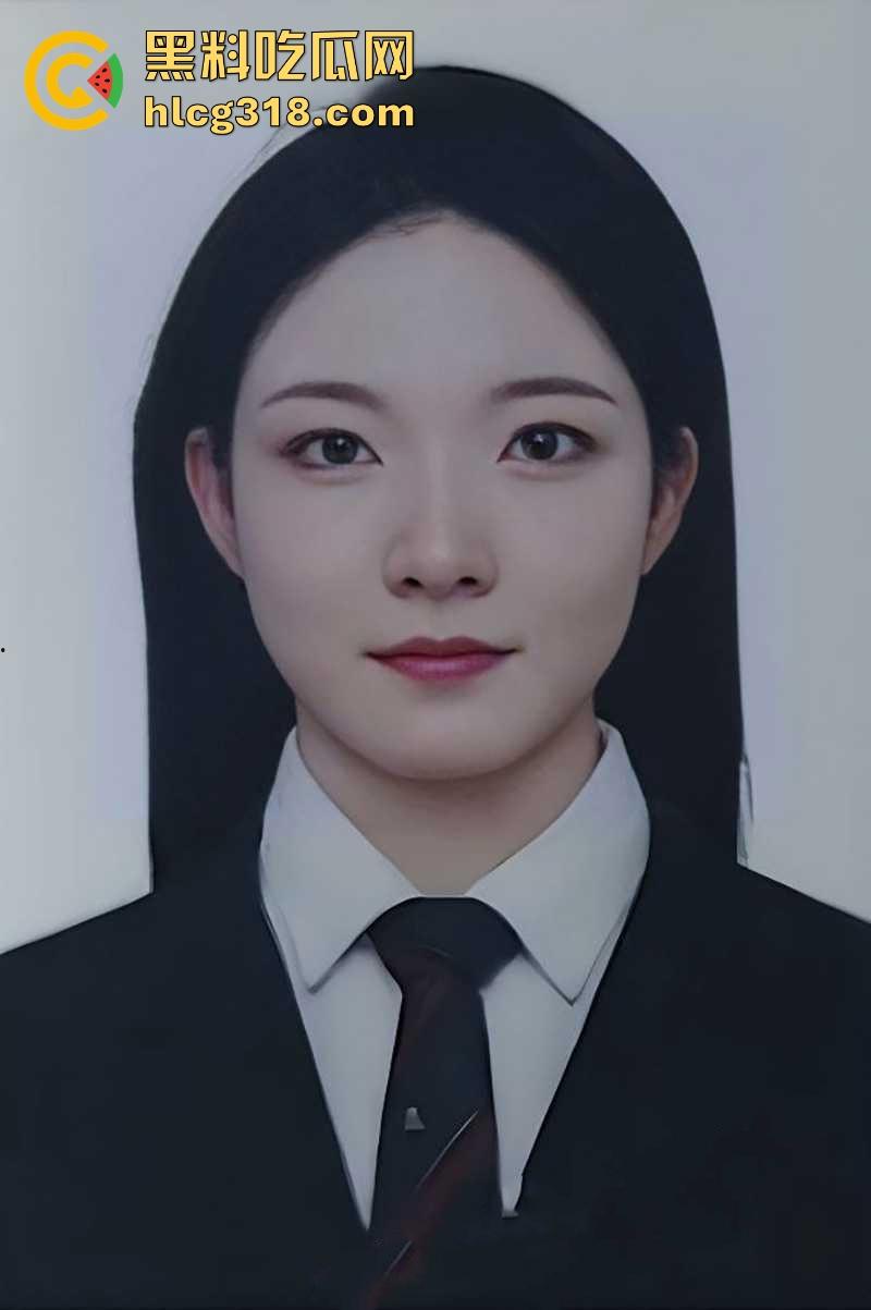 高学历健身女神【李佳怡】表面高冷实则骚气冲天，阴毛乌黑浓密性瘾强悍 淫水荡漾娇喘不断！-4