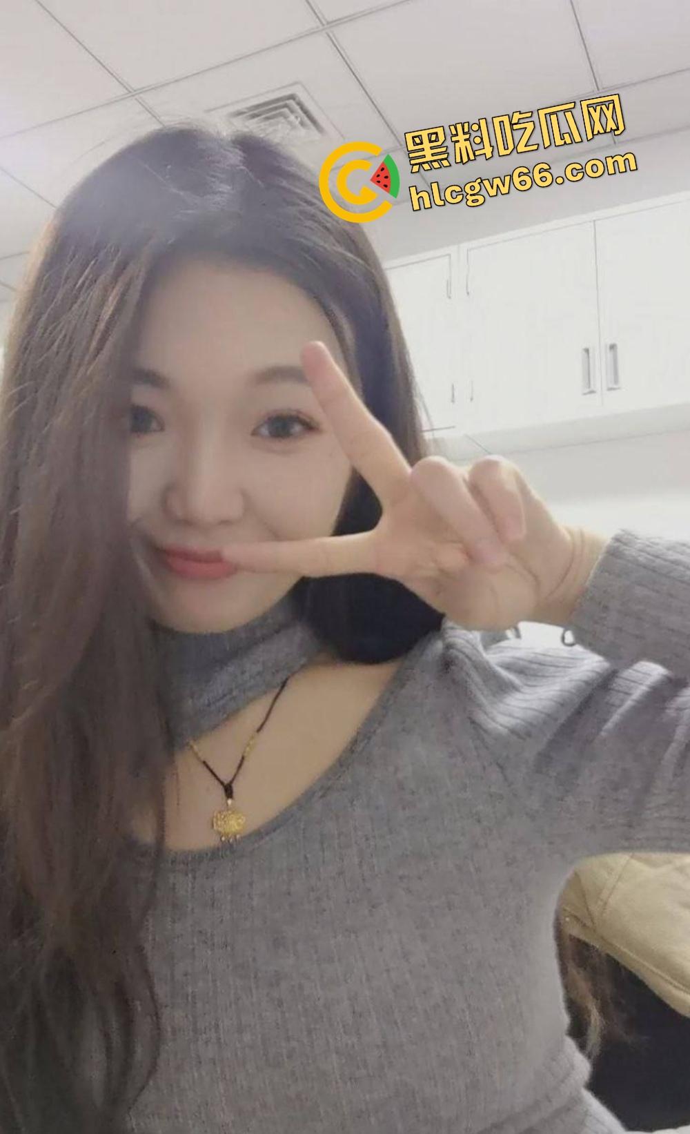 绵阳小龙坎老板娘『邱文倩』制服play干翻金主，火锅不一定好吃，但她的口活能让金主吃到高潮！-6