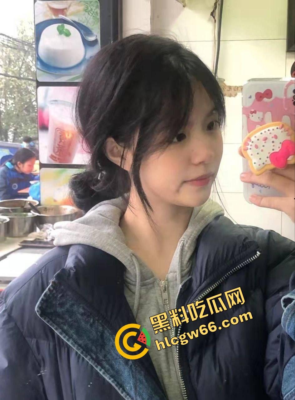 江西师范学院『李小雪』纯欲天花板曝光，极品颜值原味自拍流出，逼嫩得像刚剥的荔枝，准备开撸吧！-12