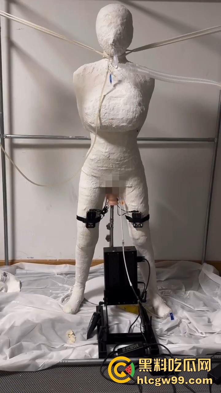 重口味来袭！石膏全身封闭化灌肠2L炮击木马调教视频流出，这样做真的不好闹出人命吗？-6