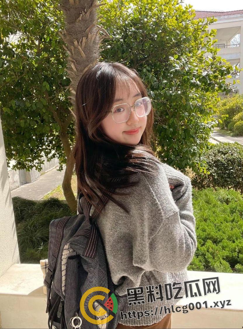 西南医科大学女学生 维修手机遭泄密 巨乳自拍 桃色嫩穴 玩的就是真实-9