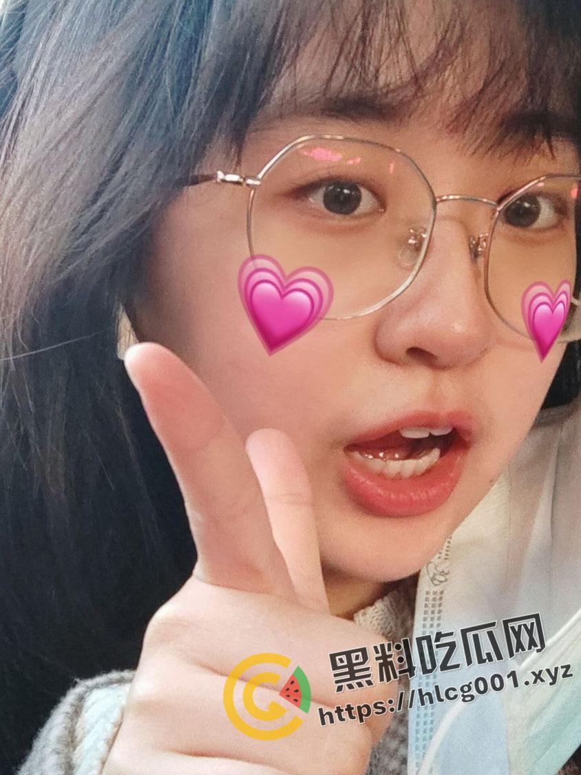 西南医科大学女学生 维修手机遭泄密 巨乳自拍 桃色嫩穴 玩的就是真实-11