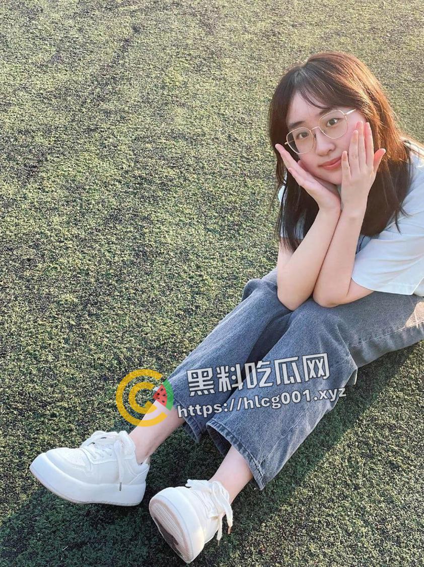 西南医科大学女学生 维修手机遭泄密 巨乳自拍 桃色嫩穴 玩的就是真实-23