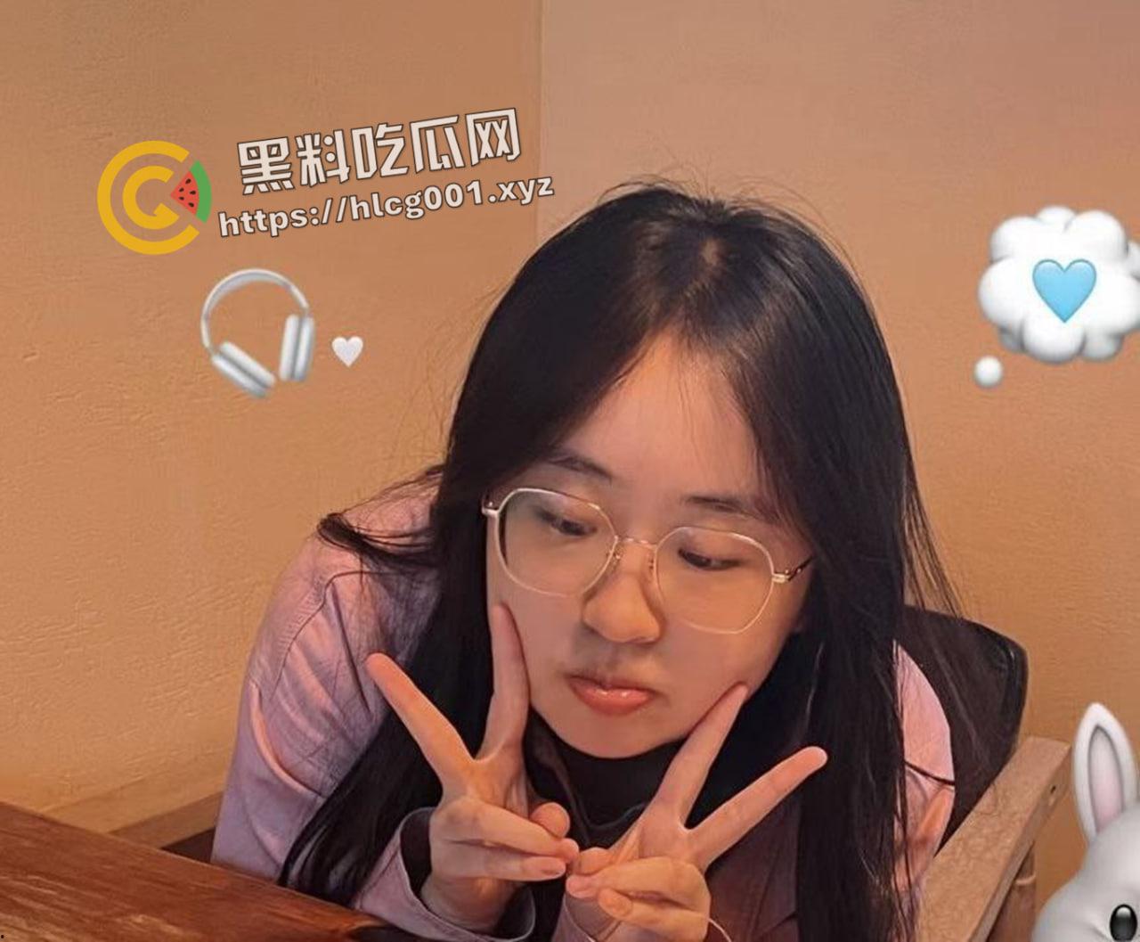 西南医科大学女学生 维修手机遭泄密 巨乳自拍 桃色嫩穴 玩的就是真实-38