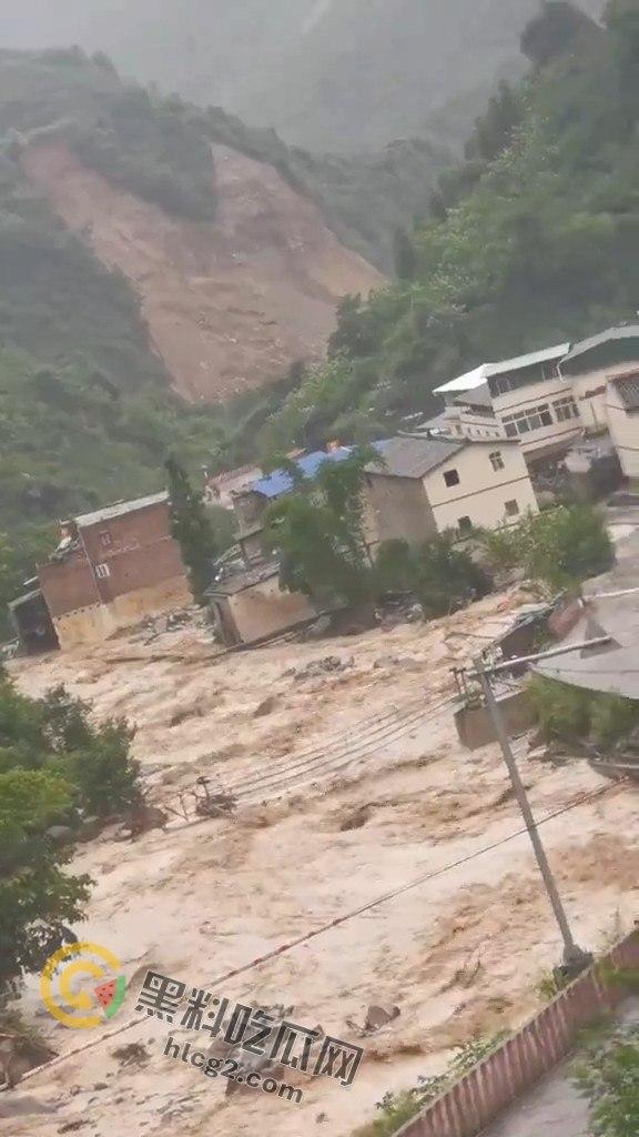 四川雅安汉源县暴雨肆虐：30余人失联，灾后现场触目惊心-4