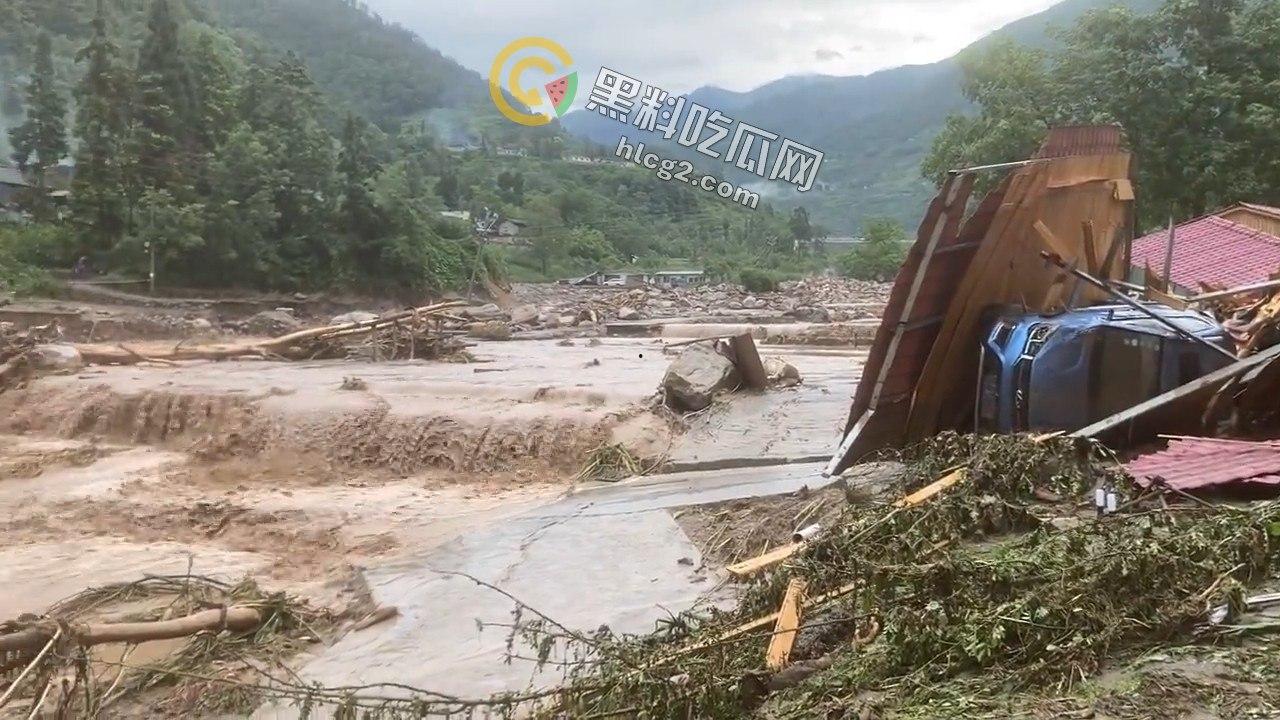 四川雅安汉源县暴雨肆虐：30余人失联，灾后现场触目惊心-6