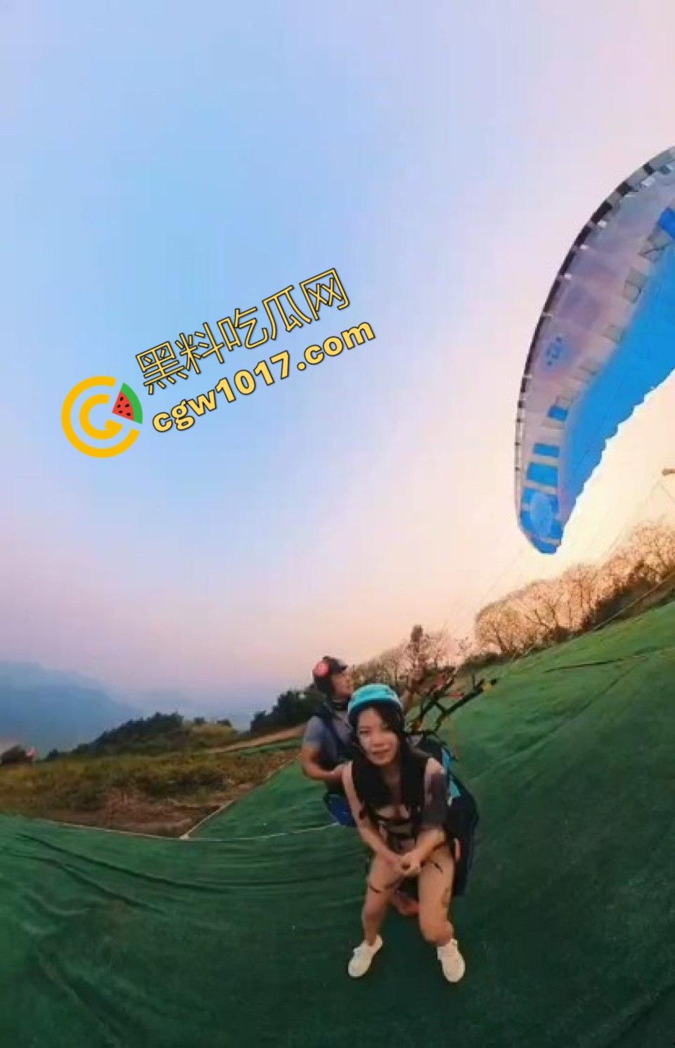 越南岘港上海白领女孩全裸起飞，翘臀隔空振动，惊呼回荡，私处暴露云端，体验高空全裸的双重刺激-8