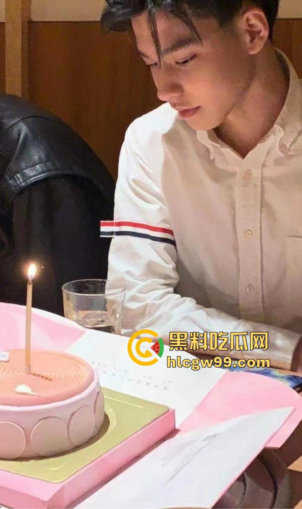 杭州名媛【莎莎】曝光,细腰丰乳肥臀奶子又白又大,富哥专用精盆,联动闺蜜被金主调教啪啪!-8