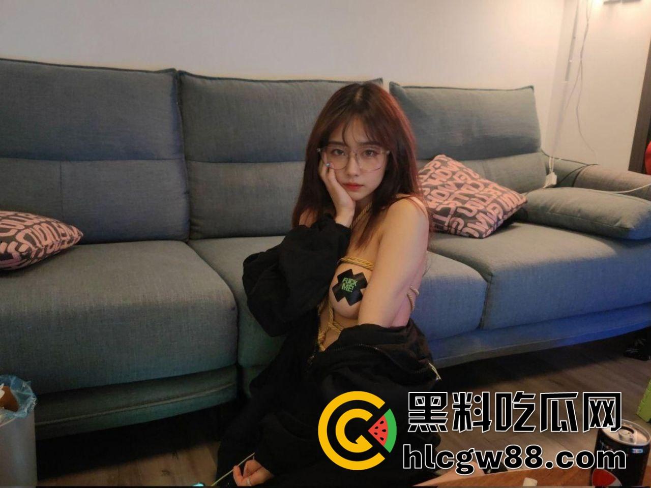 天上飞机最高，地下眼镜最骚！苏州眼镜娘【孙宁】长腿巨乳让男人把持不住，让人G点直接爆炸！-3